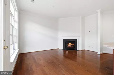 Living - 9227 Ribbon Falls Loop, Bristow, VA 20136 photo 6 of 8