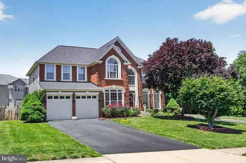 9222 Campfire Ct S, Bristow, VA 20136