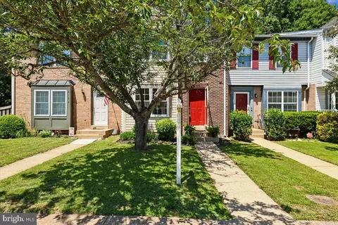 6168 Trident Ln, Woodbridge, VA 22193