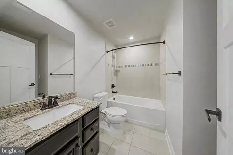 Entry Way - 18109 Red Cedar Rd, Dumfries, VA 22026 photo 17 of 20