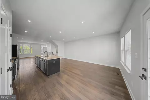 Entry Way - 18109 Red Cedar Rd, Dumfries, VA 22026 photo 9 of 20