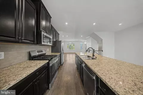 Entry Way - 18109 Red Cedar Rd, Dumfries, VA 22026 photo 8 of 20