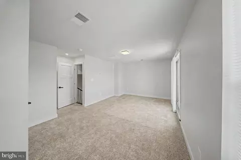 Entry Way - 18109 Red Cedar Rd, Dumfries, VA 22026 photo 18 of 20