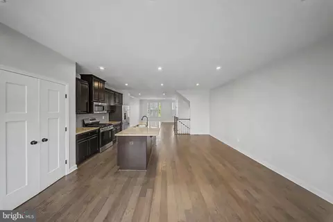 Entry Way - 18109 Red Cedar Rd, Dumfries, VA 22026 photo 7 of 20