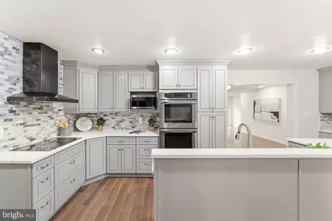 Kitchen - 4740 Angus Dr, Gainesville, VA 20155 photo 2 of 4