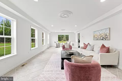 Living - 4740 Angus Dr, Gainesville, VA 20155 photo 4 of 9