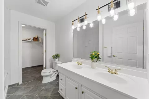 Bath - 4740 Angus Dr, Gainesville, VA 20155 photo 4 of 6