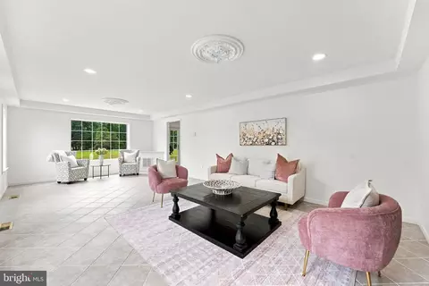 Living - 4740 Angus Dr, Gainesville, VA 20155 photo 5 of 9
