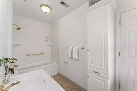 Bath - 4740 Angus Dr, Gainesville, VA 20155 photo 3 of 6
