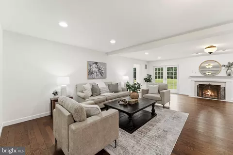 Living - 4740 Angus Dr, Gainesville, VA 20155 photo 7 of 11