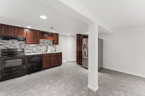 Kitchen - 4740 Angus Dr, Gainesville, VA 20155 photo 5 of 5