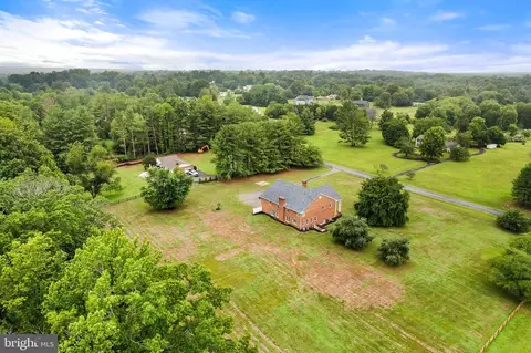 View/Area - 4740 Angus Dr, Gainesville, VA 20155 photo 2 of 3