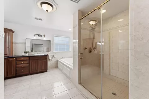 Bath - 4740 Angus Dr, Gainesville, VA 20155 photo 2 of 6