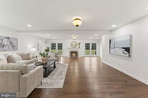 Living - 4740 Angus Dr, Gainesville, VA 20155 photo 6 of 11