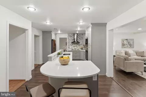 Kitchen - 4740 Angus Dr, Gainesville, VA 20155 photo 4 of 5