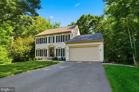 7818 Meadowgate Dr, Manassas, VA 20112