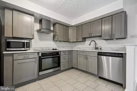 Kitchen - 14736 Winding Loop, Woodbridge, VA 22191 photo 1 of 3