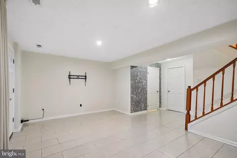 Living - 14736 Winding Loop, Woodbridge, VA 22191 photo 5 of 5