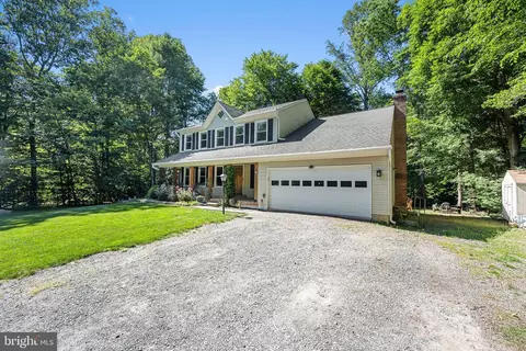 Exterior - 6153 River Forest Dr, Manassas, VA 20112 photo 2 of 15