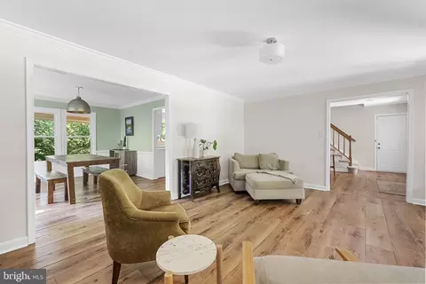 Living - 6153 River Forest Dr, Manassas, VA 20112 photo 2 of 5