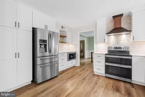 Kitchen - 6153 River Forest Dr, Manassas, VA 20112 photo 3 of 6