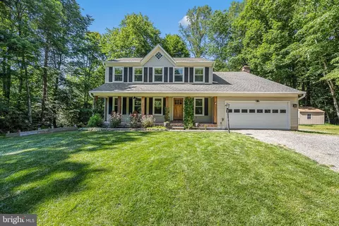 6153 River Forest Dr, Manassas, VA 20112