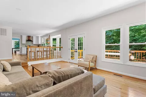 Living - 6153 River Forest Dr, Manassas, VA 20112 photo 5 of 5