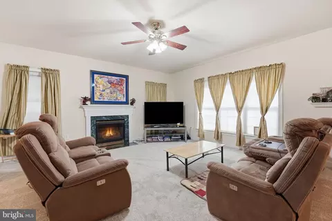 Living - 13301 Dumfries Rd, Manassas, VA 20112 photo 1 of 2