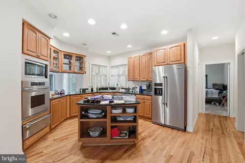 Kitchen - 13301 Dumfries Rd, Manassas, VA 20112 photo 2 of 5