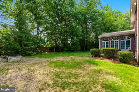 Exterior - 13301 Dumfries Rd, Manassas, VA 20112 photo 5 of 8