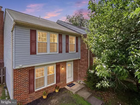 3601 Woodhaven Ct, Woodbridge, VA 22192