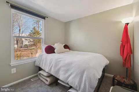 Bedroom - 15057 Mill Spring Dr, Dumfries, VA 22025 photo 3 of 4