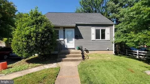 7920 Manassas Dr, Manassas, VA 20111