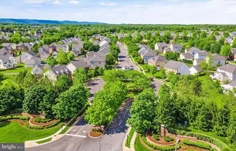 6726 Edgartown Way, Gainesville, VA 20155
