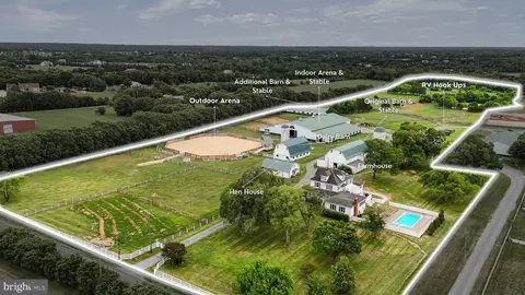 11605 Parkgate Dr, Nokesville, VA 20181