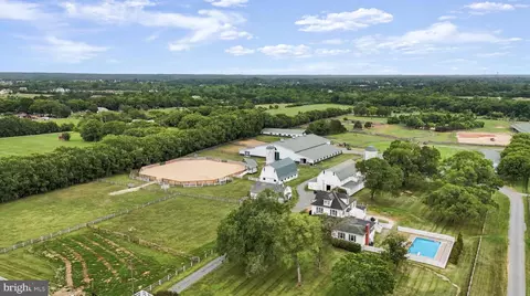 11605 Parkgate Dr, Nokesville, VA 20181