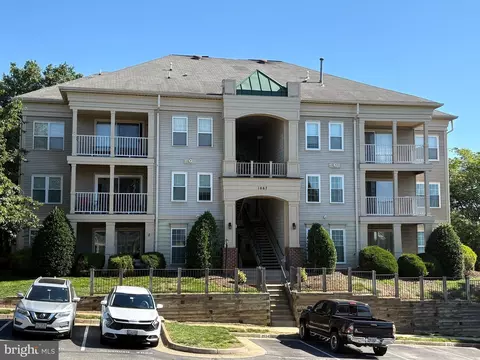 1067 Gardenview Loop #304, Woodbridge, VA 22191