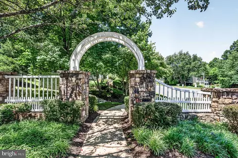 Exterior - 13244 Ormond Dr, Bristow, VA 20136 photo 8 of 11