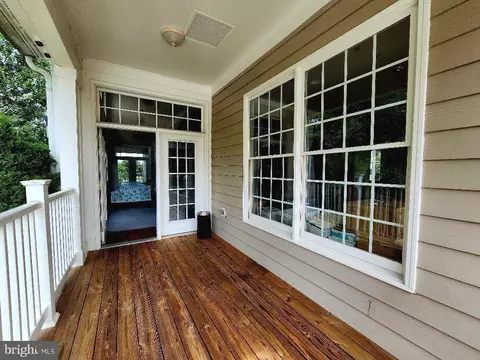 Exterior - 15641 Plain Dealing Pl, Manassas, VA 20112 photo 6 of 11