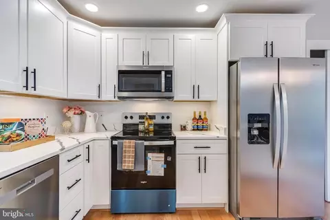 Kitchen - 15641 Plain Dealing Pl, Manassas, VA 20112 photo 3 of 6