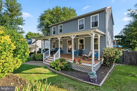 5665 Roundtree Dr, Woodbridge, VA 22193