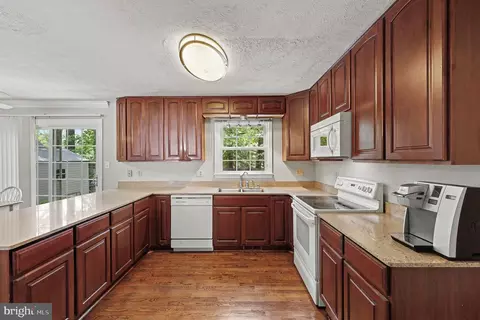 Kitchen - 4497 Peach Ct, Dumfries, VA 22025 photo 1 of 2