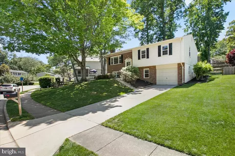 12005 Willowood Dr, Woodbridge, VA 22192