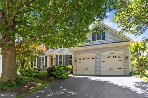 7726 Virginia Oaks Dr, Gainesville, VA 20155