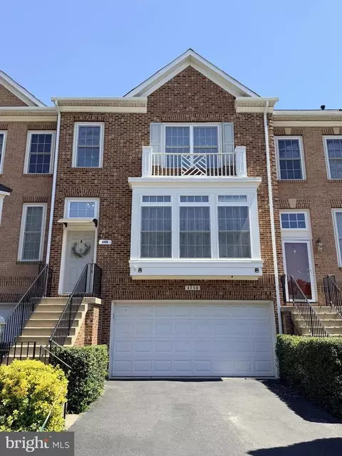 4256 Hudson River Ct, Dumfries, VA 22025