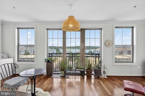485 Harbor Side St #702, Woodbridge, VA 22191