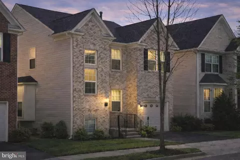 9117 Mulder Ct, Manassas, VA 20111