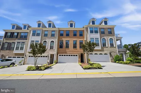 7914 Turtle Creek Cir, Gainesville, VA 20155