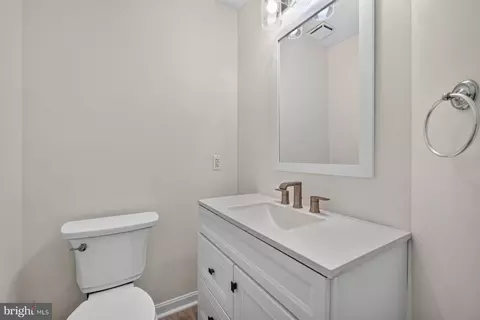 Bath - 10095 Post Oak Ter, Manassas, VA 20110 photo 1 of 5