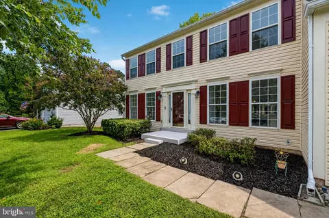 Exterior - 10095 Post Oak Ter, Manassas, VA 20110 photo 3 of 11